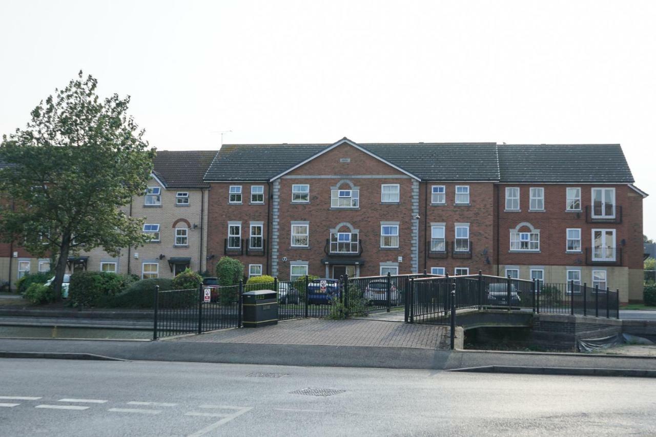 Hullidays Victora Dock- Refurbished 2024 Apartamento Kingston upon Hull Exterior foto